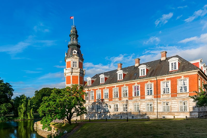 Inkluderende team building aktiviteter ved Hvedholm Slot i Faaborg på Fyn.