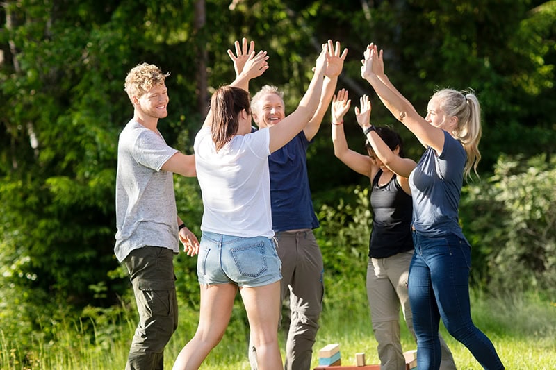 Teambuilding skaber bedre samarbejde i ledergrupper.