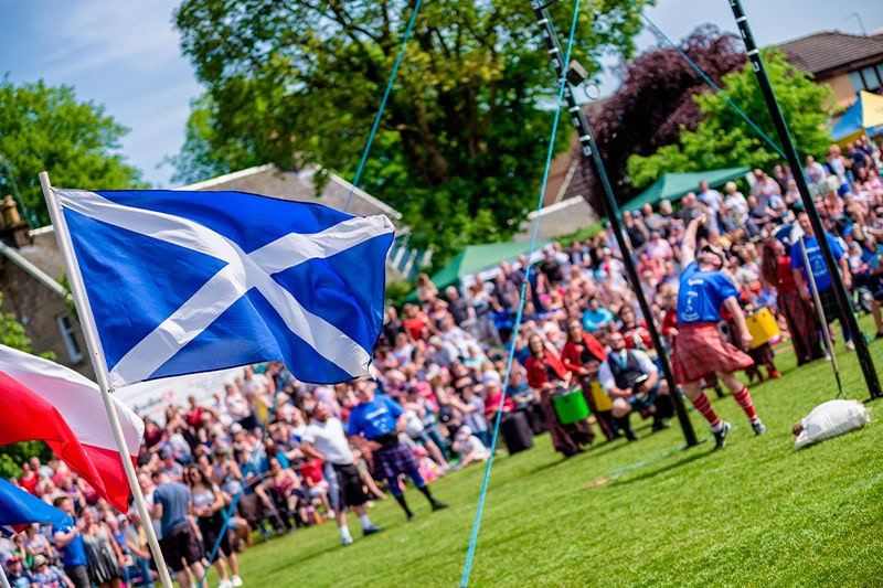 Skotsk teambuilding med ægte højlandsstemning og anderledes team øvelser.