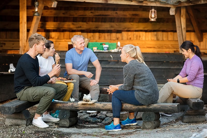Teambonding - få svar på betydning, typiske aktiviteter og udbytte for arbejdsplads og medarbejdere.